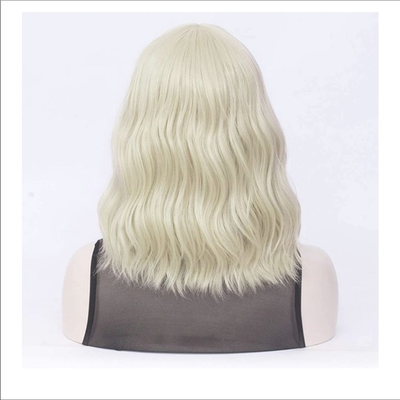 🆕️ Wavy Shoulder Length Heat Resistant Wig Blonde - Picture 3 of 6
